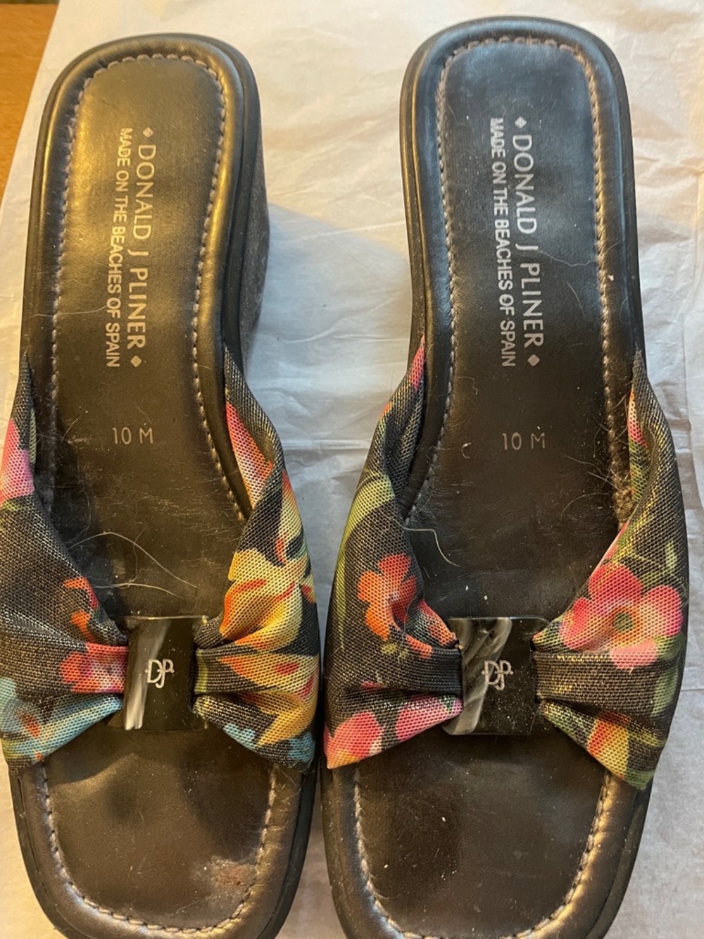 Donald J. Pliner Black Floral Bow Slide Mules